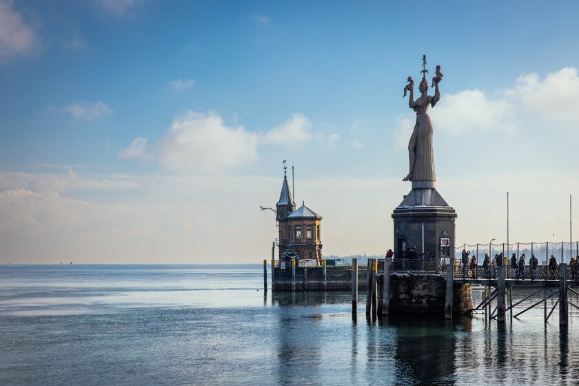 Imperia-Statue an der Hafeneinfahrt in Konstanz am Bodensee