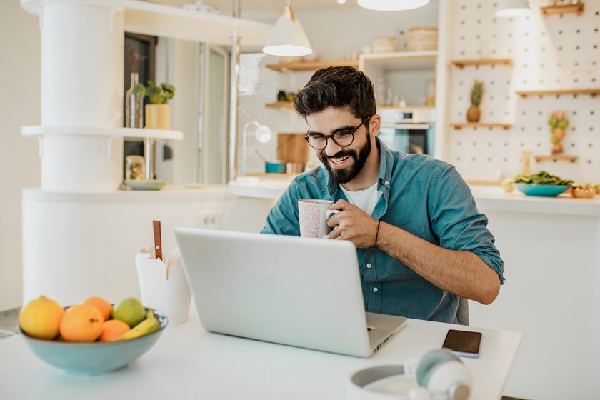 Webinare zur Positionierung und vier Tage Woche für Selbständige sowie Existenzgründung aus der Arbeitslosigkeit