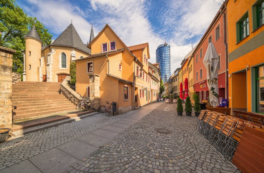 Bild Wagnergasse Jena und Kirche St. Johannes Baptis.