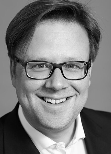 Unternehmerstory Dr. Hendrik Müller - "Bildung und Dialog" Unternehmerstory Dr. Hendrik Müller - "Bildung und Dialog"