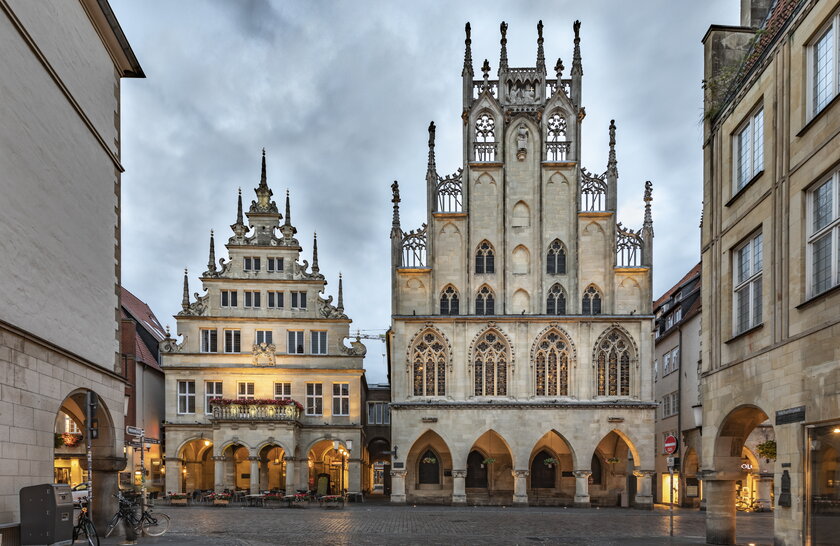 Bild Rathaus Münster Giebel des Stadtweinhauses und Rathauses am Prinzipalmarkt, Münster.