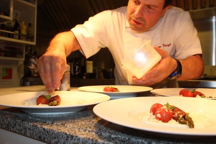 Chef Tom Voigt Chef Tom Voigt